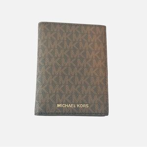 NEW Michael Kors Bedford Travel Passport Wallet